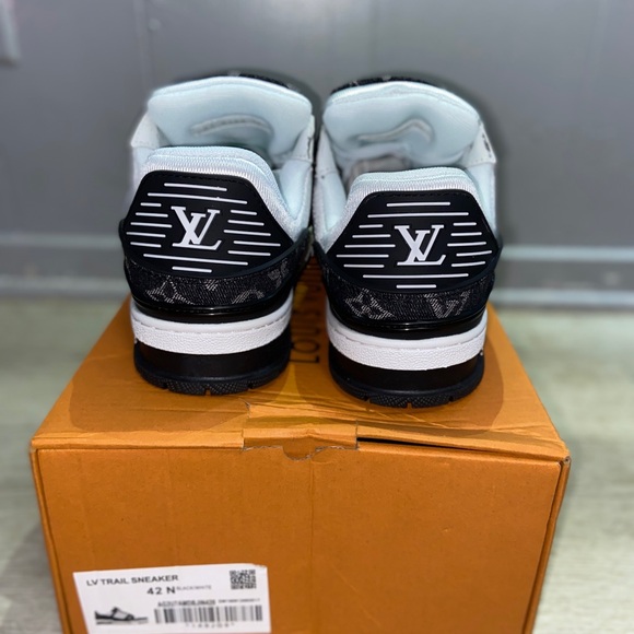 LV Trainers - Picture 4 of 9